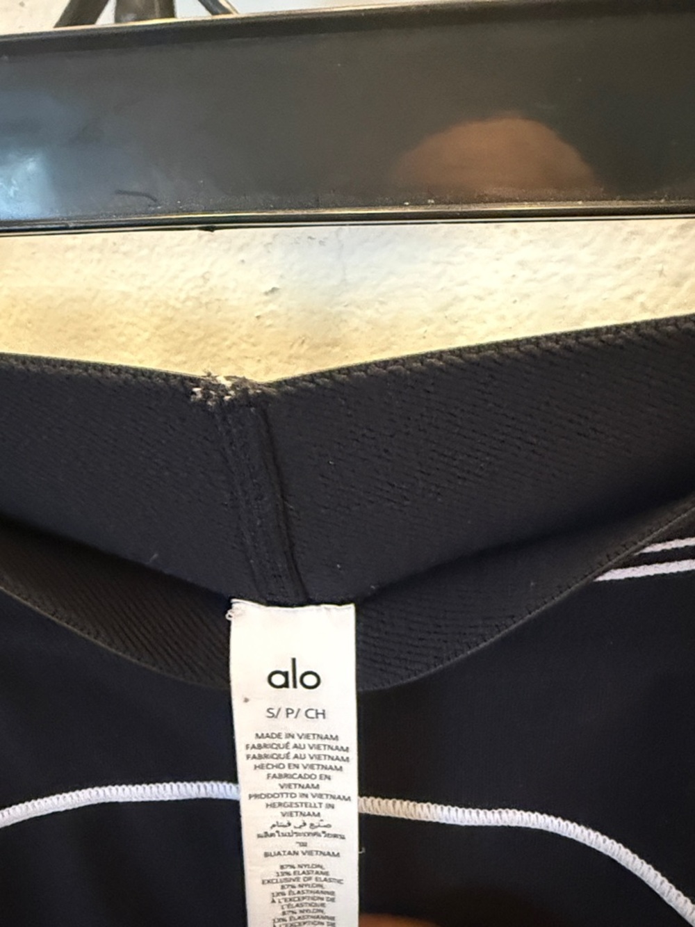 ALO Yoga Airbrush High-Waist Heart Throb Legging - Picture 2 of 5